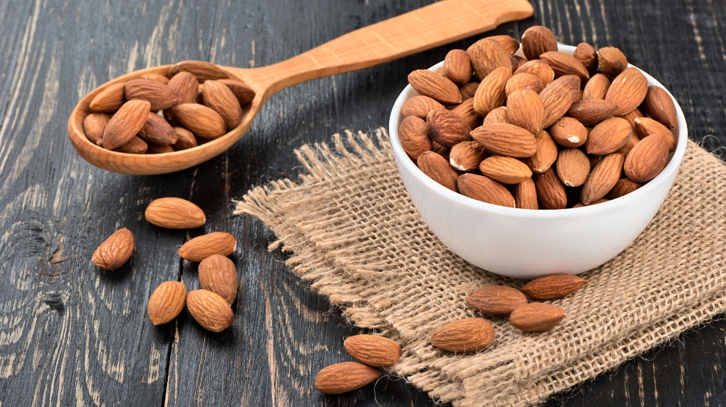 خرید بادام تازه آیاز با کیفیت